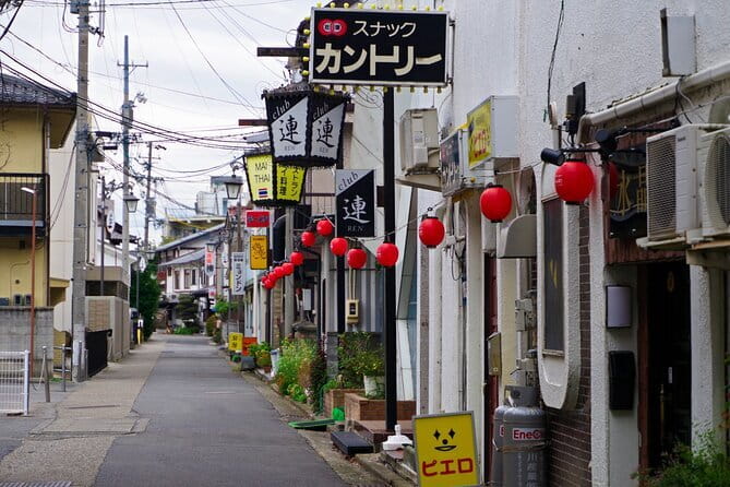1-Day Winter Tour From Nozawa Onsen: Snow Monkeys, Zenko-ji Temple & Sake - Sake tasting at Nishinomon-Yoshinoya