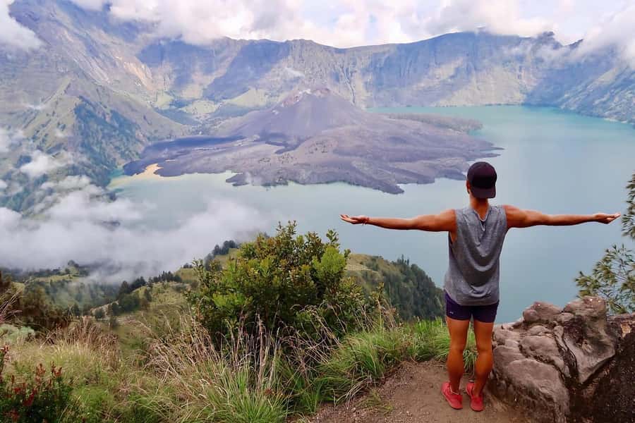 3d/2n trekking mount rinjani summit lake & hot springs - Day two: summit sunrise at 3,726 meters
