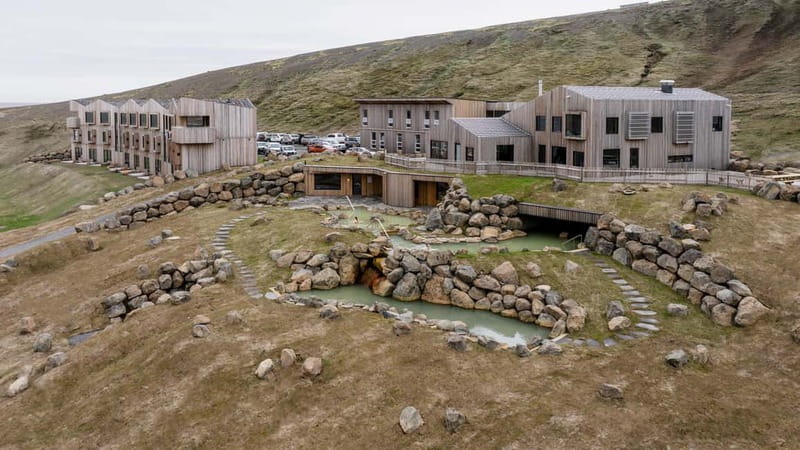 A day in Kerlingarfjöll: Highlands and hot springs - Geysir closes the sightseeing loop