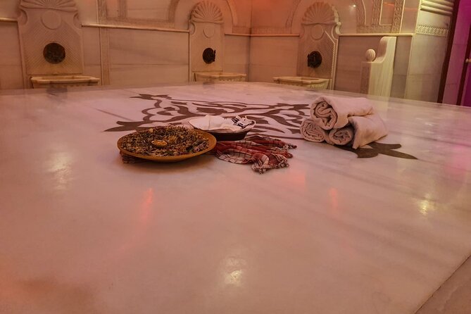 Acemoglu Historical Turkish Bath with Private Options - The atmosphere: historic charm with practical flaws