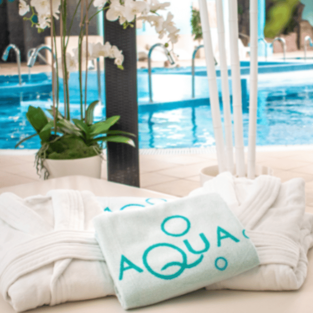 Adeje: Aqua Club Thermal Spa Entry Ticket - The 34°C main pool and 38°C whirlpools