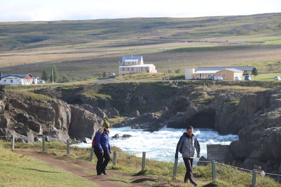Akureyri: Day Trip to Goðafoss, Lake Mývatn & Nature Baths - Guides, minibus comfort, and the pace