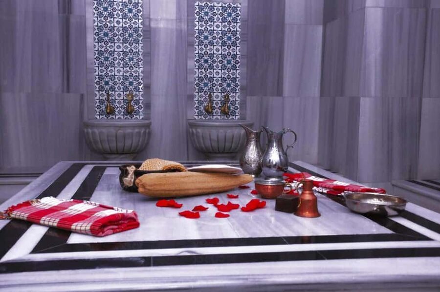 Alanya: Traditional Turkish Hammam with Hotel Pickup - Changing rooms, lockers, and the warm-up