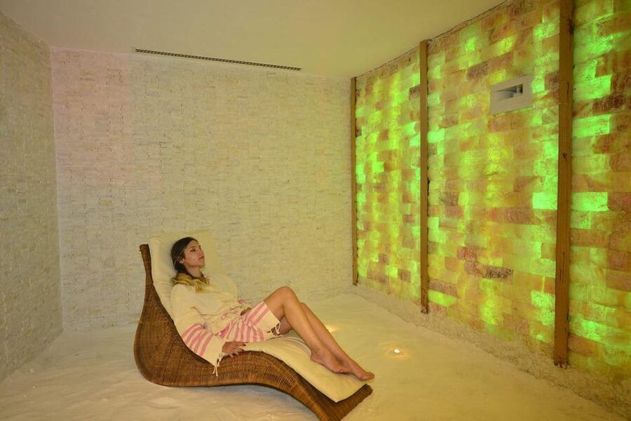 Alanya: Turkish Bath with Foam and Aromatherapy Massages - Optional salt room and Jacuzzi extras