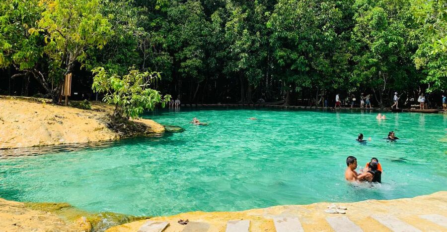Ao Nang: Hot Spring, Emerald Pool & Tiger Cave Temple Tour - Thai lunch: a useful break before the climb
