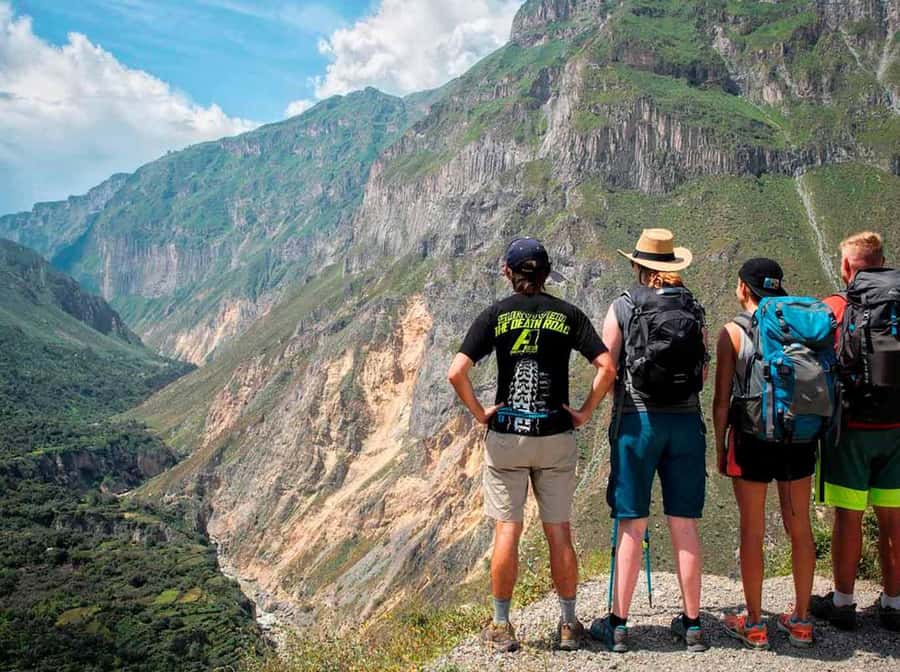 Arequipa: 1-Day Colca Canyon + Thermal Baths Tour - Lunch in Chivay and the cost of the extras