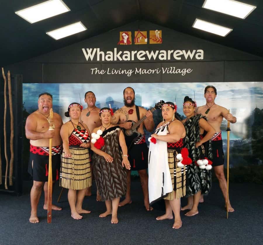 Auckland: Wai-O-Tapu, Maori Haka & Hot Springs Rotorua Tour - Polynesian Spa and the Deluxe Lake Spa