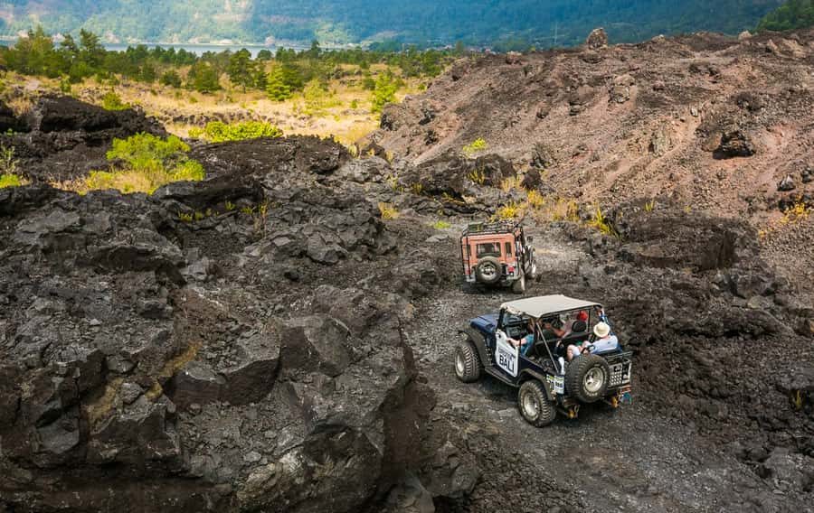 Bali/Mount Batur: Private Sunrise Jeep Tour & Hot Spring - Sunrise, clouds, and realistic expectations