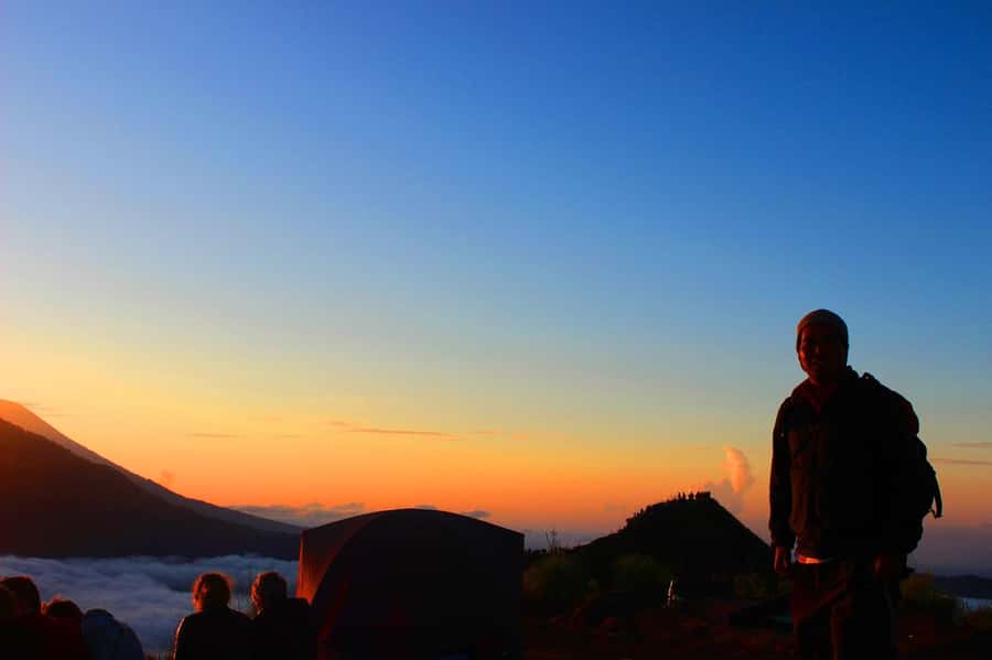 Bali: Mount Batur Sunrise Hike with Breakfast & Hot Spring - The dark climb to 1,717 meters