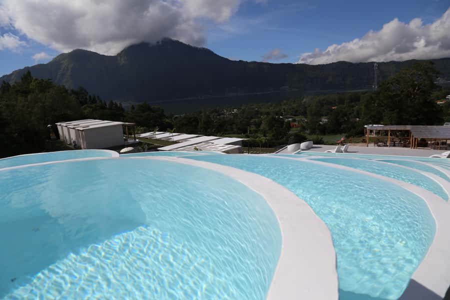 Bali: Natural Hot Spring in Pyramid Infinity Pools - Why the Lake and Mountain Views Matter