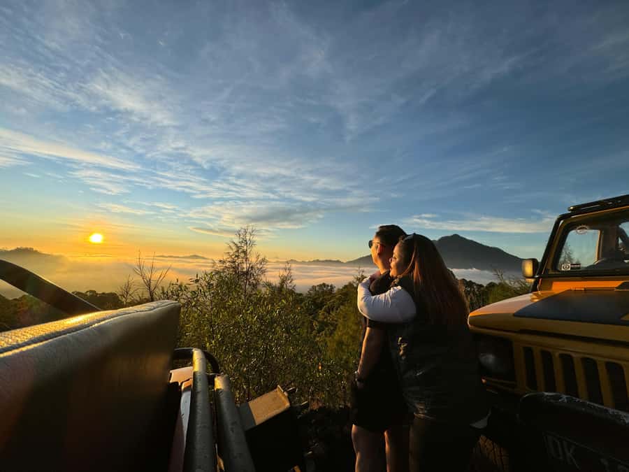 Bali : Private Sunrise Jeep Tour and Hot Spring All Include - The lakeside hot spring is more than a quick dip