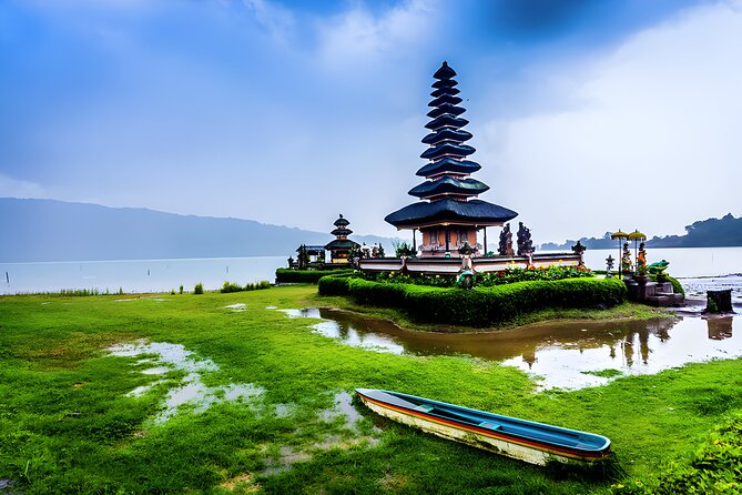 Bali Tour: Lake, Iconic Gate, Temple, Hot Spring and Rice Terrace - Tamblingan and Buyan: Bali’s cooler highland start