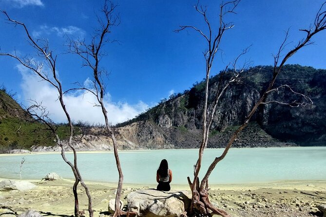 Bandung Tour All In, White Crater, Volcano Mountain, Hot Spring - White Crater: Blue Water and a Strong Sulfur Smell