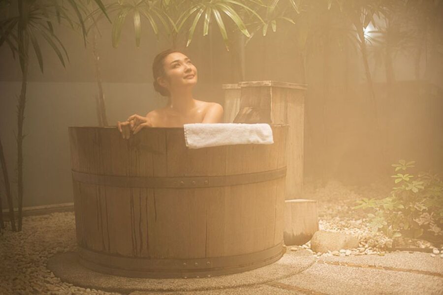Bangkok: Yunomori Sukhumvit Onsen Hot Springs Spa Pass - The jet bath: the most active pool