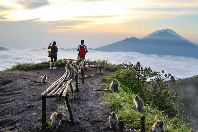 Batur Sunrise Trekking & Hot Springs - The pre-dawn briefing at Pineh Bali Tours