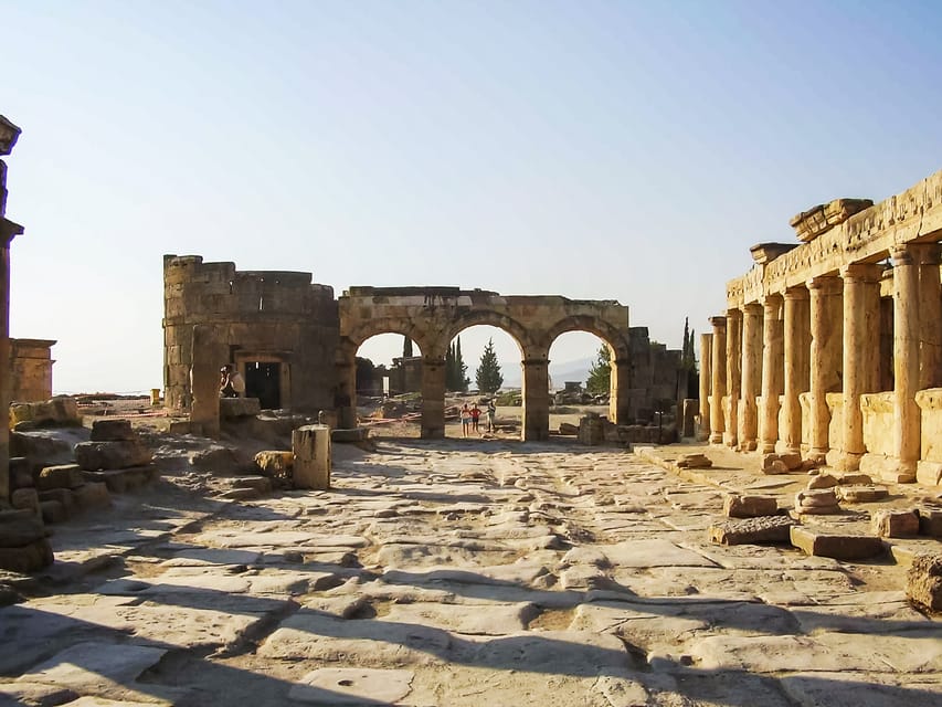 Bodrum: Pamukkale, Hot Springs & Travertines Tour with Lunch - Walking onto the white travertines