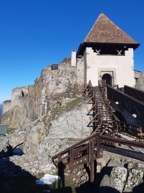 Budapest Hike to Visegrád Castle w or wo Sauna/Danube beach - Who will enjoy this day most
