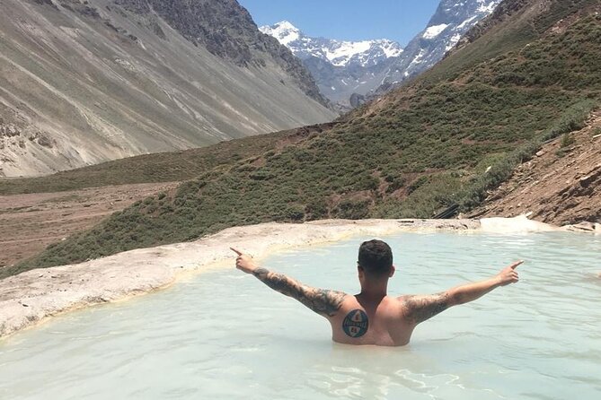 Cajon del Maipo Region - Hot Springs Termas de Colina - Casa Chocolate adds a short, photogenic pause