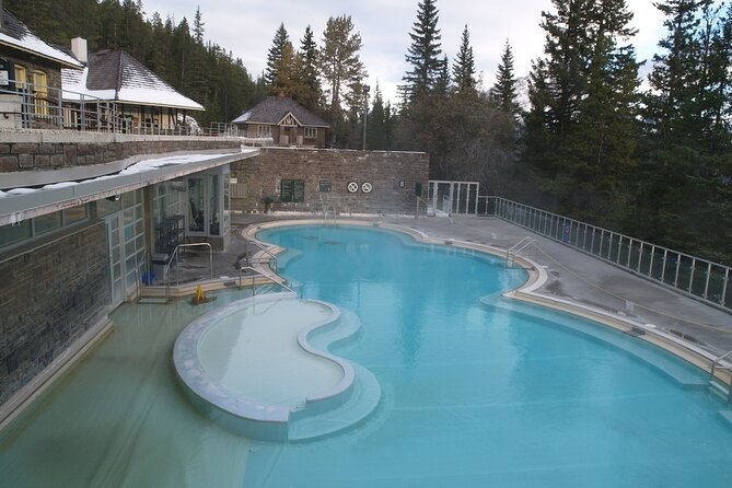 Calgary/Banff: Gondola, Upper Hot Spring, Bow Fall & Top 3 Lakes - Johnson Lake ends the lake circuit