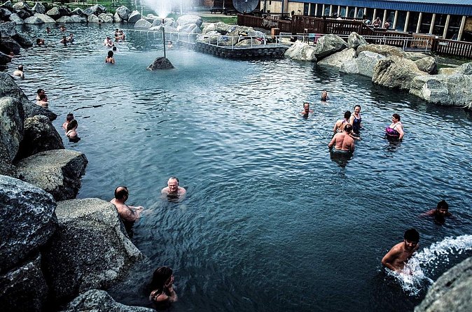 Chena Hot Springs Shuttle Service - The private-service promise needs careful checking