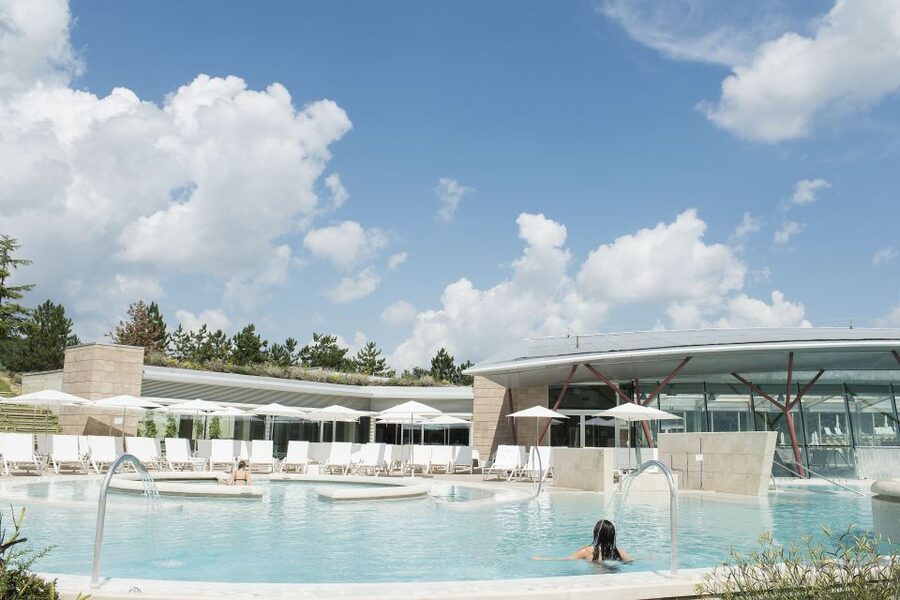 Chianciano Terme: Theia Thermal Pools Entrance Ticket - Timing, closures, and holiday hours