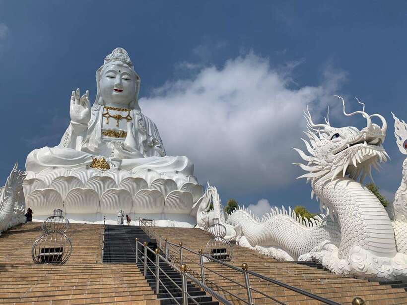 Chiang Mai: Chiang Rai Temples, Karen Tribe and Hot Springs - The guide can make or break a long day