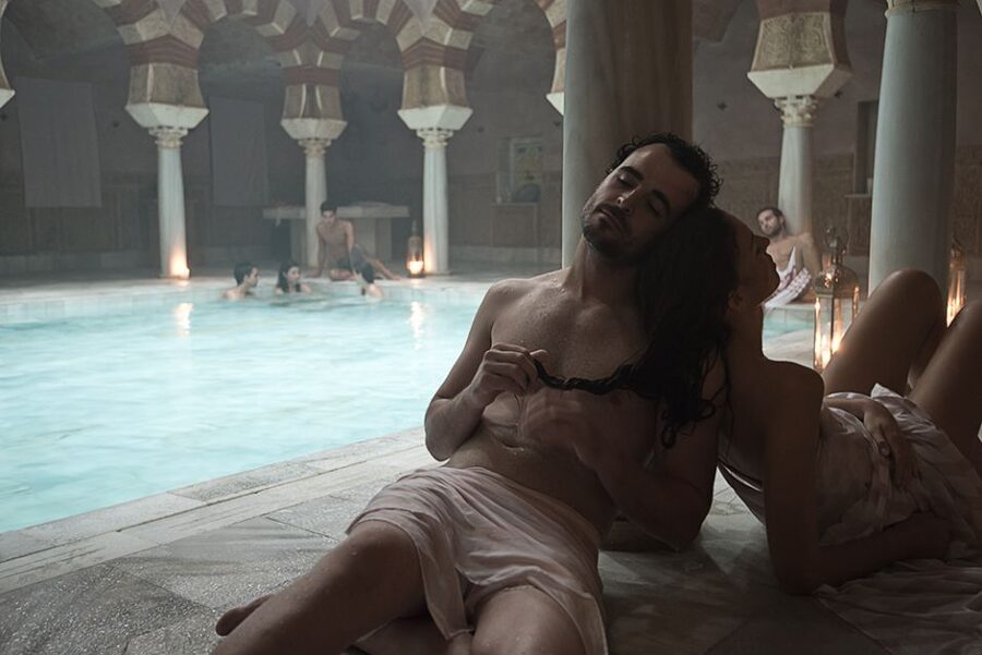 Córdoba: Hammam Al Ándalus Entry Ticket w/Optional Massage - Who will enjoy this most