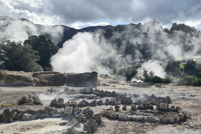 Couples PRIVATE Hybrid 4X4 Tour - Furnas (Inc Hot Springs and 3 Course Lunch) - Seeing the volcanic kitchens of Caldeira das Furnas