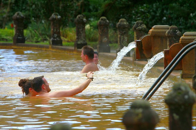 Couples PRIVATE Hybrid 4X4 Tour - Furnas (Inc Hot Springs and 3 Course Lunch) - The three-course cozido lunch