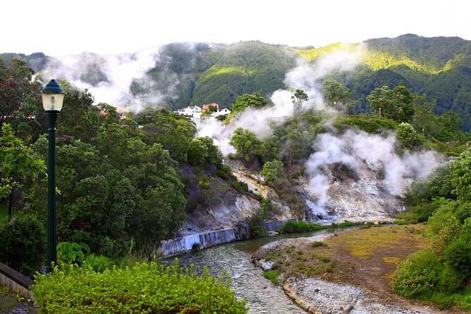 Couples PRIVATE Hybrid 4X4 Tour - Furnas (Inc Hot Springs and 3 Course Lunch) - Lagoa das Furnas and the chapel by the lake