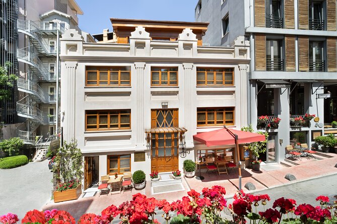 Çukurcuma Hamamı 1831 - Boutique Hammam for Couples - Foam massage on warm marble