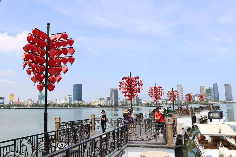 Da Nang City Sightseeing Tour With Hot Springs Water Park - Son Tra Peninsula and the Lady Buddha view