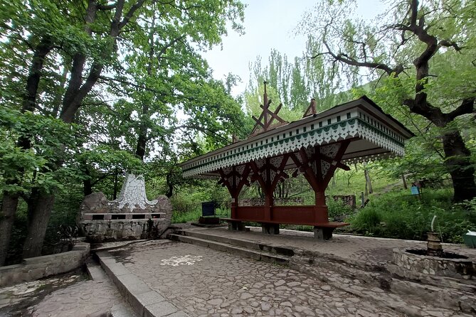 Day trip to Burana Tower plus hiking to waterfall and hot springs of Issyk-Ata - The private format and the guide matter