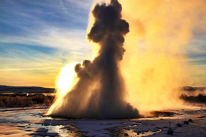 Day Trip to the Golden Circle and Blue Lagoon from Reykjavik - Thingvellir: plates, parliament, and an old church