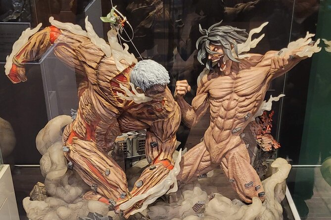 Deluxe Private Tour: Hita, AOT Statues and Onsen from Fukuoka - Meeting Levi before reaching Oyama Dam