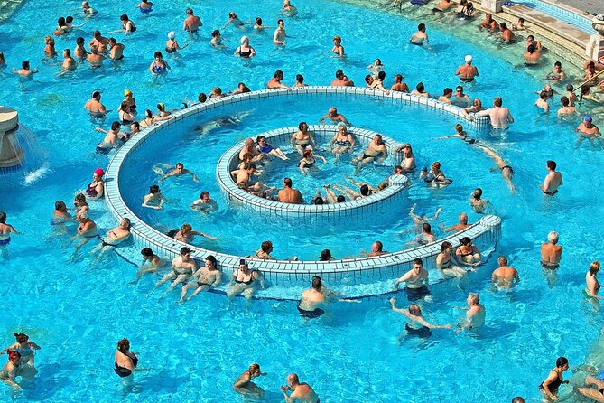 Entrance to Szechenyi Spa in Budapest - When to arrive and how to reach the baths
