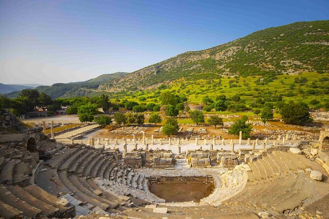 Ephesus & Turkish Bath Tour + Free Experience Museum Visit - Lunch in a village near the carpet stop
