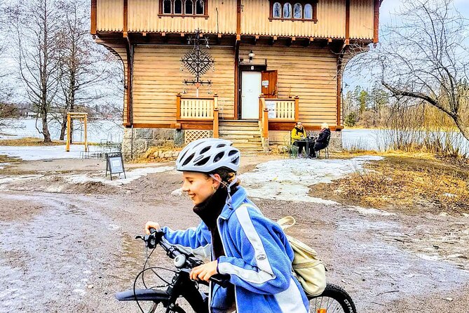 Explore happiest Helsinki: Bike/Ebike: BBQ, Sauna, Forest, &Parks - Finnish sauna and a possible swim
