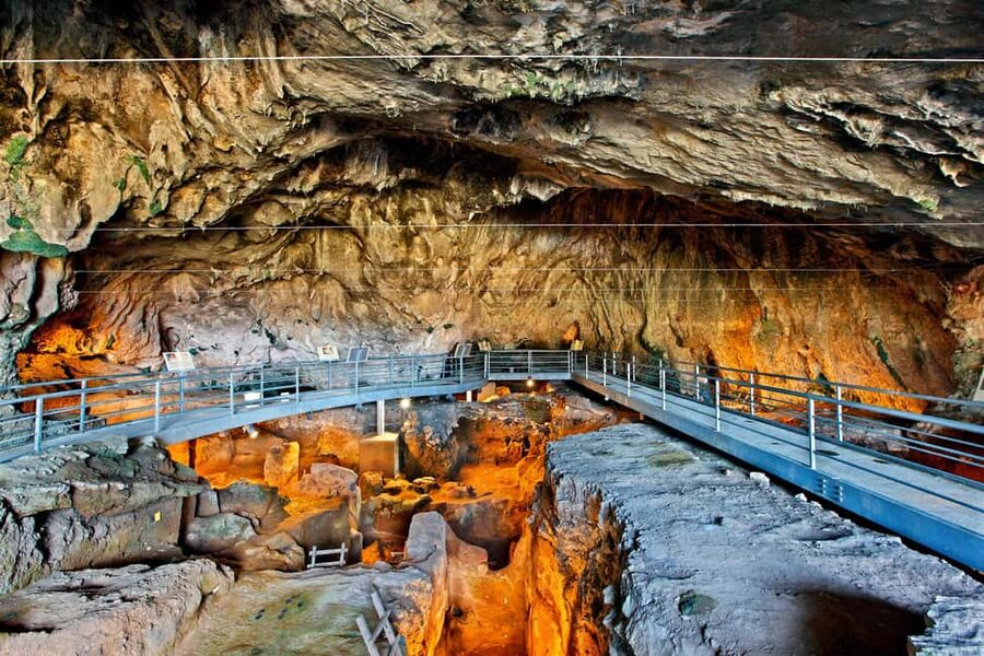 Feel Ancient thermal Spa Visit Delphi, Leonidas ℨoo Spaʀtan - Delphi, where myth and politics meet