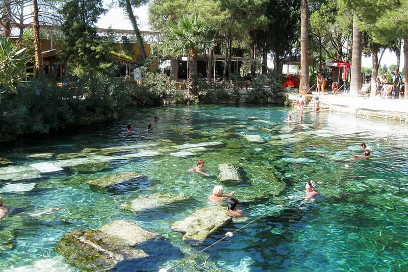 Fethiye: Pamukkale Hot Spring & Hierapolis Small-Group Tour - The guide makes a real difference