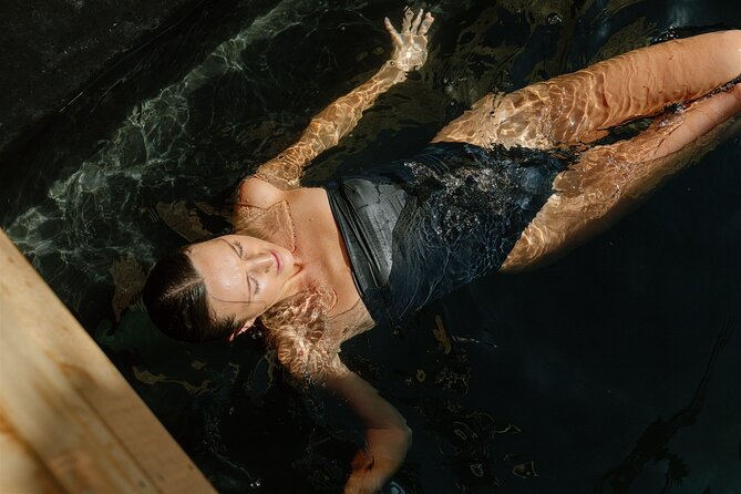 Floating Sauna & Lake Plunge Experience – Queenstown - Heat, cold, and rest at your own pace
