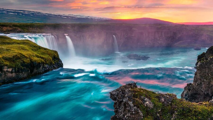 From Akureyri: Mývatn Lake & Goðafoss Waterfall Tour - Why this route works so well from Akureyri