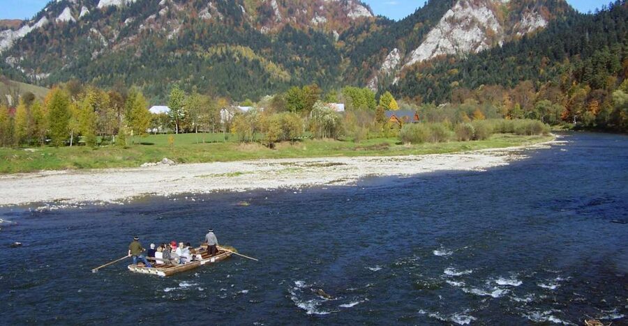 From Krakow: Dunajec River Rafting with Thermal Baths option - Reaching Szczawnica after 20 kilometers