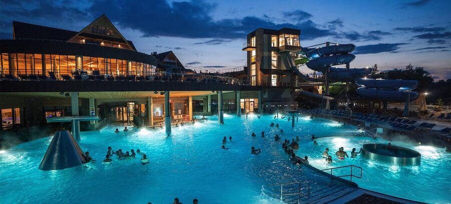 From Krakow: Private Trip to Chocholowskie Thermal Baths - The 1.5-hour ride from Krakow