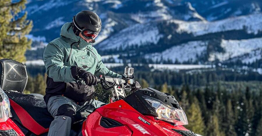 From Krakow: Snowmobile adventure and Thermal Baths tour - Chochołów and its wooden mountain houses