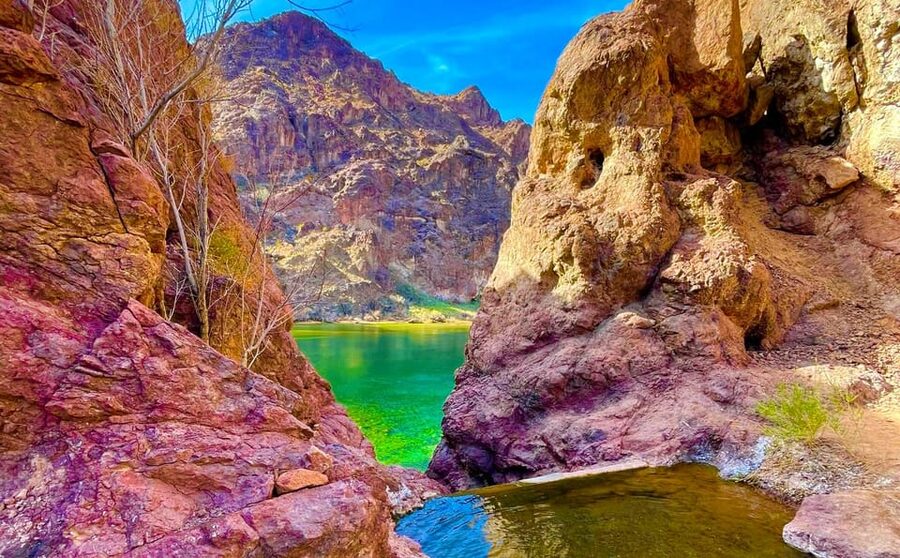 From Las Vegas: Hoover Dam Kayak Trip with 6 Hot Springs - Lone Palm Falls, Paradise Falls, and Melt Shoes Hot Springs