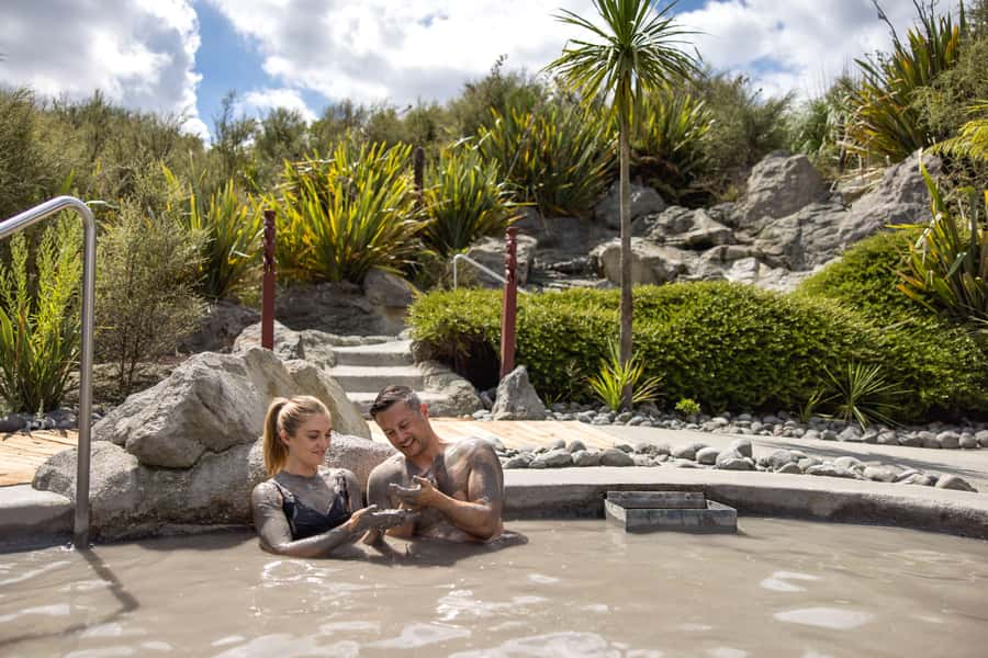 From Rotorua: HELL's GATE Geothermal MUD BATH Half Day Tour - Walking through boiling pools and steaming craters