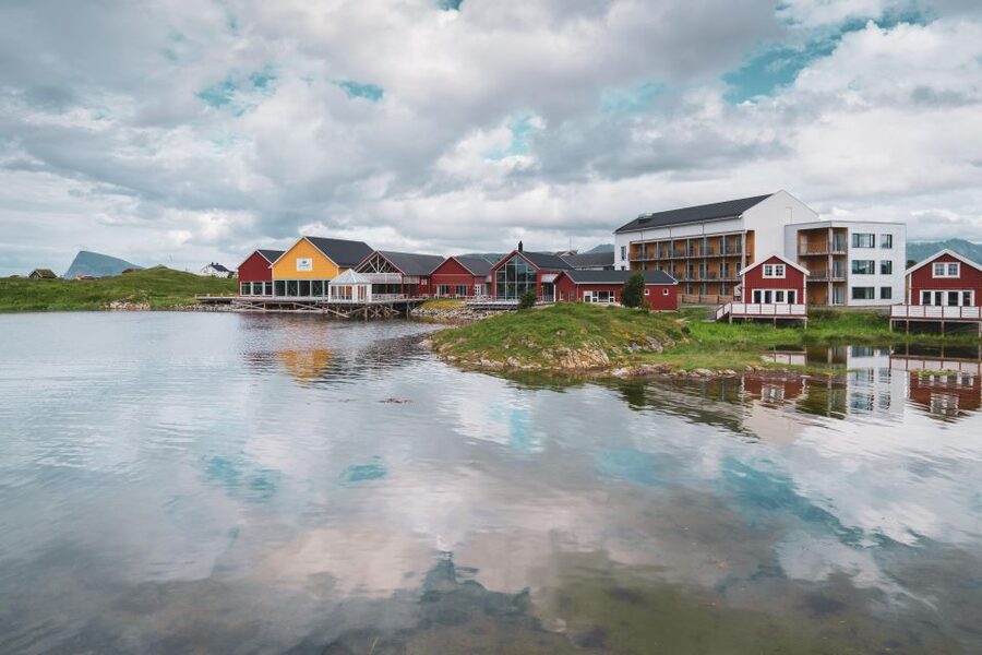 From Tromsø: Kayak trip with lunch and sauna at Sommarøy - Two hours among Sommarøy’s islands