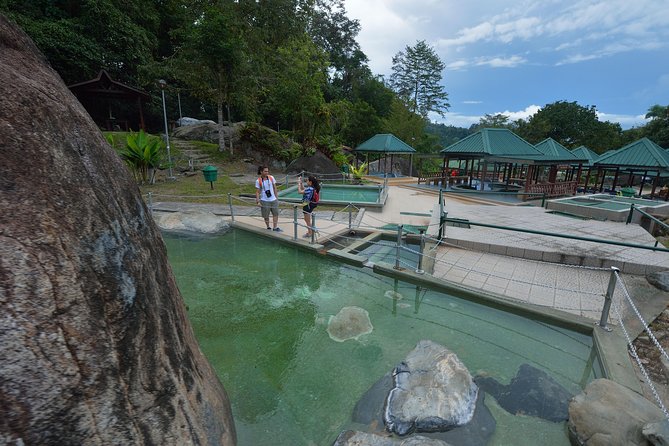 Full-Day Kinabalu Park and Poring Hot Spring Day Trip - What to pack for a weatherproof day