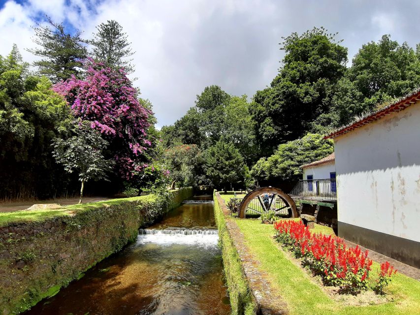 Furnas: Hot Springs, Crater Lake & Geothermal Wonders - Furnas reveals the island’s heat below ground